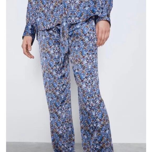 New NWT Zara Blue Floral Casual Pants Straight Leg Pant Bloggers Favorite Small - Picture 1 of 12